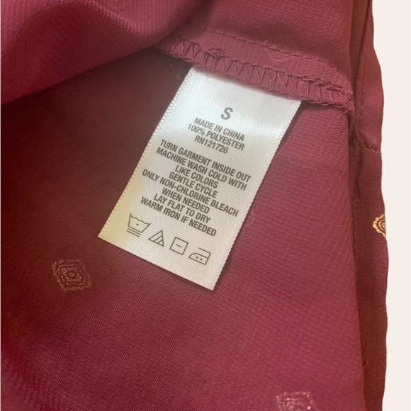 Aeropostale long sleeve sheer floral-off-the-shoulder peasant top - Picture 3 of 3